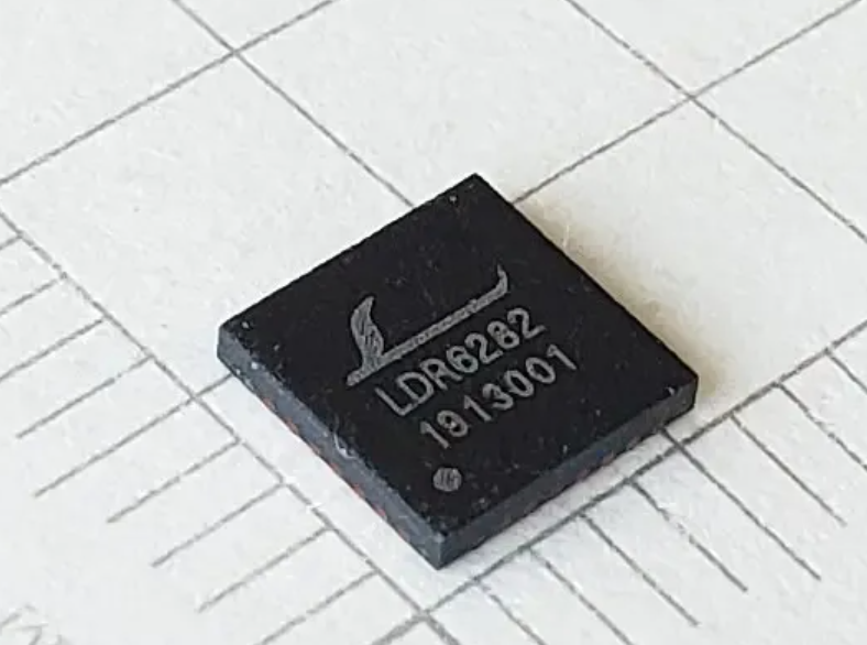 <b class='flag-5'>USB</b>-IF认证 <b class='flag-5'>PD3.0</b>芯片，可实现双盲插，针对switch游戏机的视频扩展功能做了特别的适配