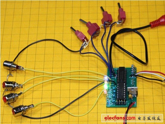 按照PCB上的记号焊接元器件到板上